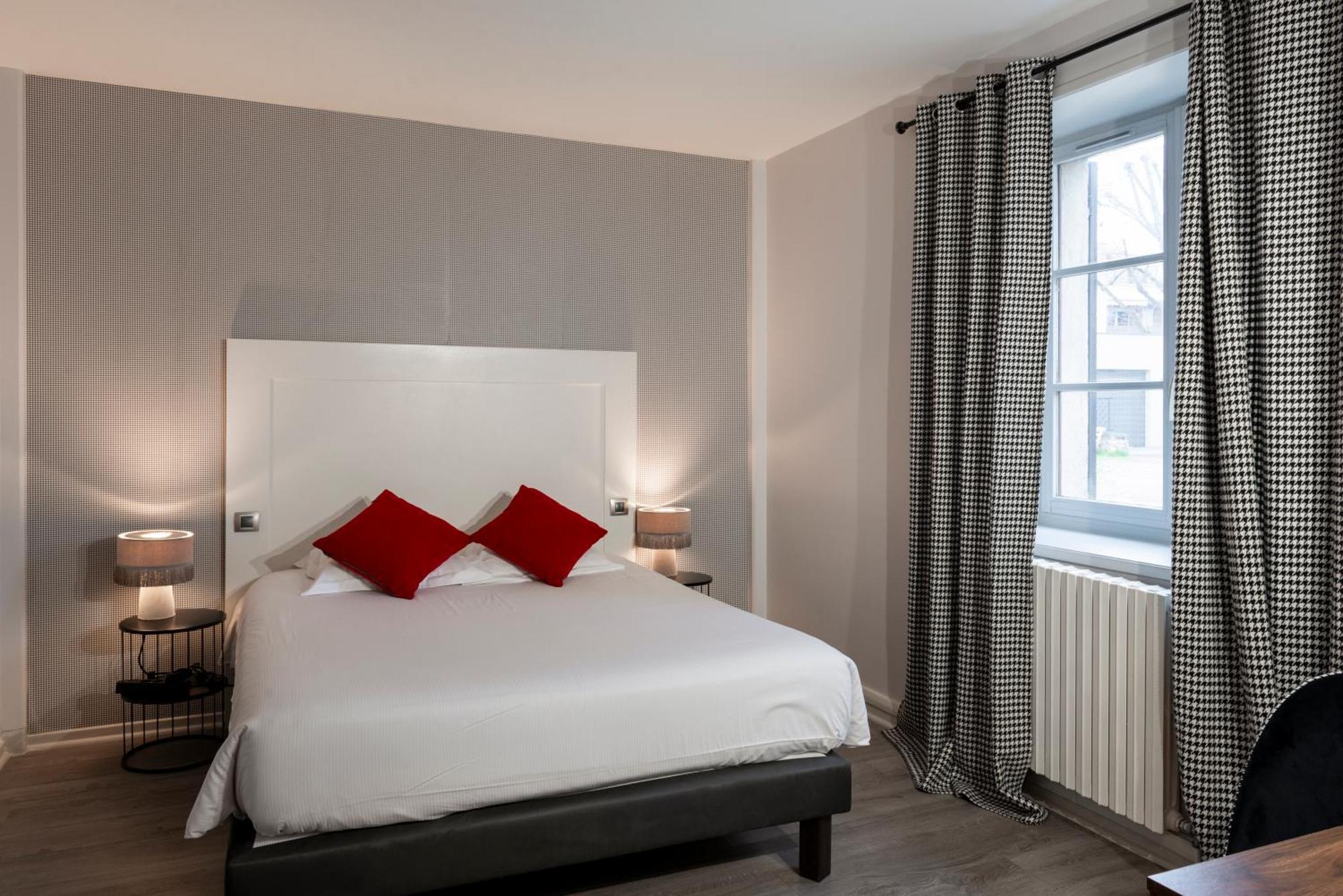 Logis Hotel-Restaurant Saint Romain Anse Zimmer foto