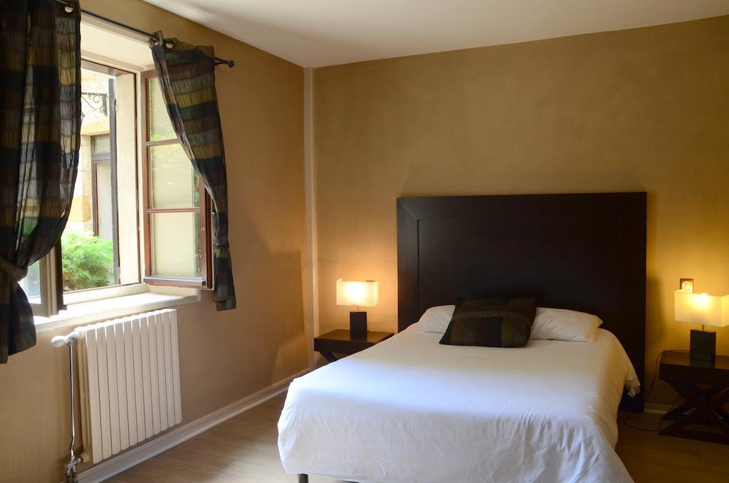 Logis Hotel-Restaurant Saint Romain Anse Zimmer foto